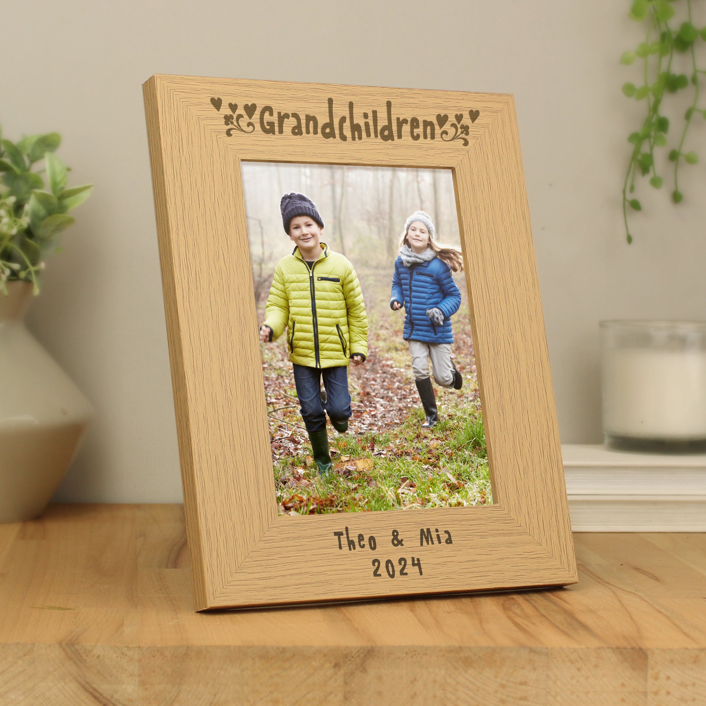 Photo Frames, Albums and Guestbooks Personalised Grandchildren 5x7 Oak Finish Photo Frame